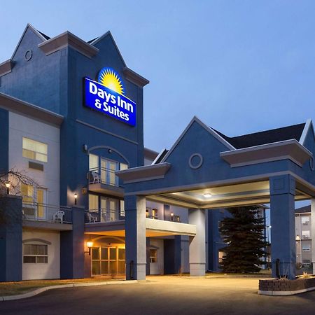 Days Inn & Suites By Wyndham Brooks Exterior photo